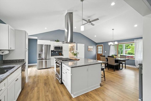 264 E Antoine DRIVE, Port Washington, WI 53074