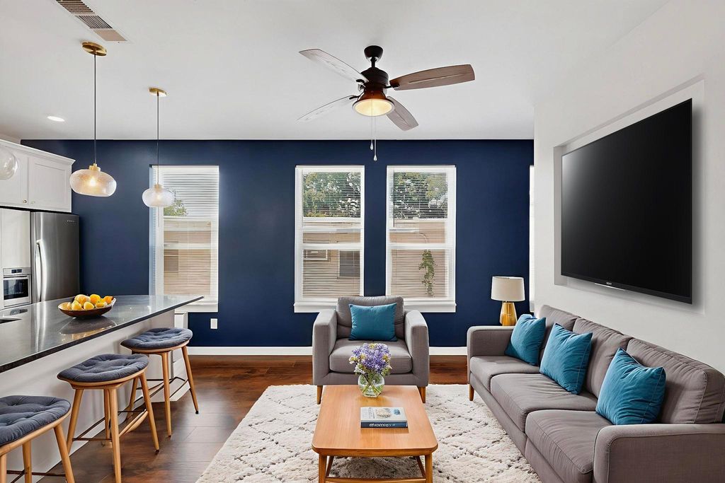 800 S Welch Street 102, Denton, TX 76201