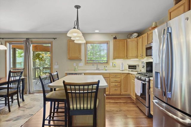422 Bailey Drive, Madison, WI 53718