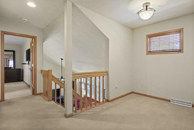 422 Bailey Drive, Madison, WI 53718