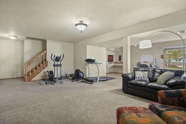 422 Bailey Drive, Madison, WI 53718