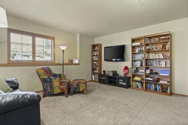 422 Bailey Drive, Madison, WI 53718