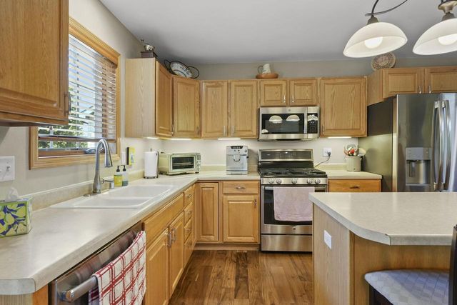 422 Bailey Drive, Madison, WI 53718