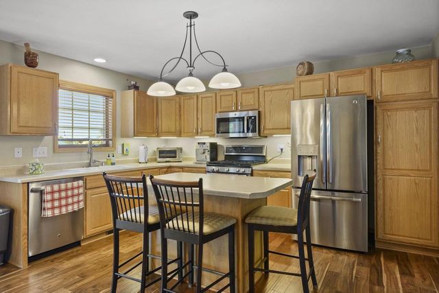 422 Bailey Drive, Madison, WI 53718
