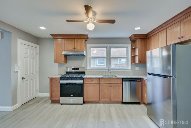 36 2nd Avenue A, Port Reading, NJ 07064