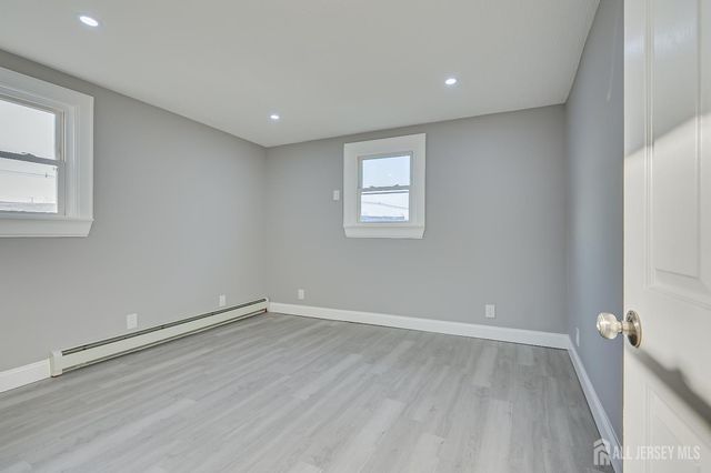 36 2nd Avenue A, Port Reading, NJ 07064