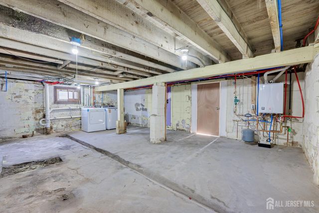 36 2nd Avenue A, Port Reading, NJ 07064