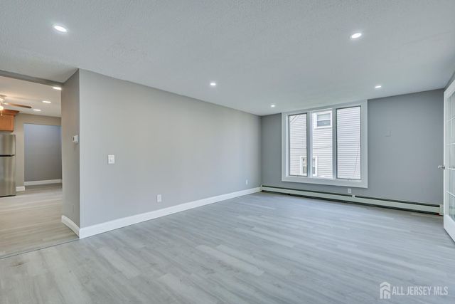 36 2nd Avenue A, Port Reading, NJ 07064