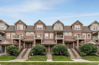 2795 Barclay Way, Ann Arbor, MI 48105