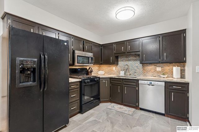 5004 N 103rd Street, Omaha, NE 68134