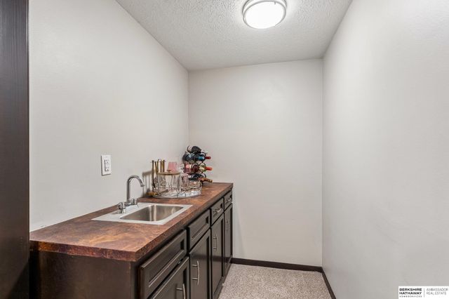 5004 N 103rd Street, Omaha, NE 68134