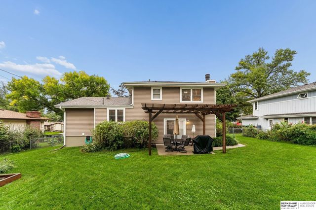 5004 N 103rd Street, Omaha, NE 68134