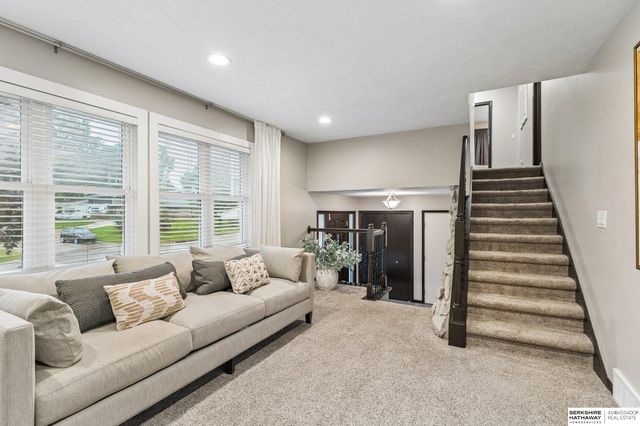 5004 N 103rd Street, Omaha, NE 68134