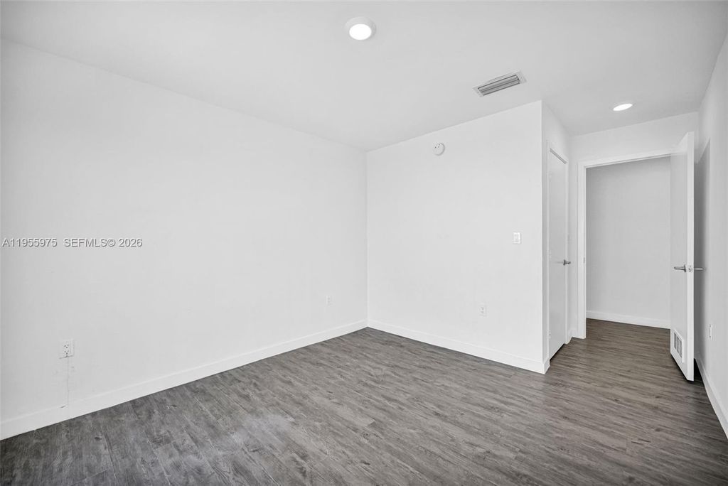 Image 33 of property listing at 25874 SW 139th Ct, Homestead, FL 33032