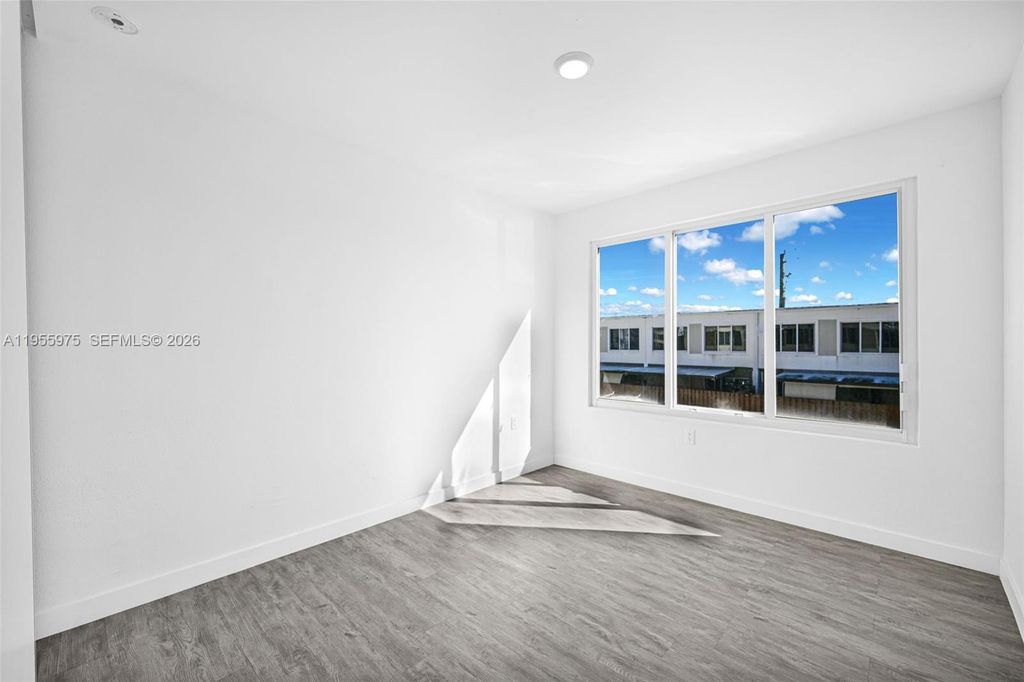 Image 38 of property listing at 25874 SW 139th Ct, Homestead, FL 33032