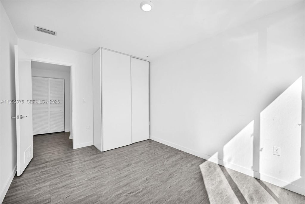 Image 40 of property listing at 25874 SW 139th Ct, Homestead, FL 33032