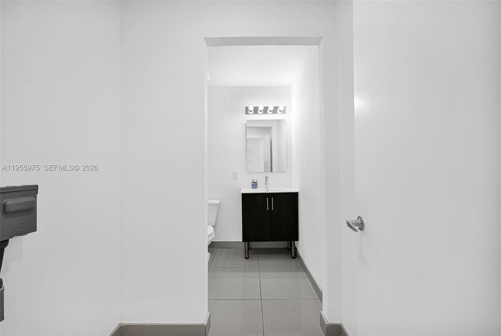 Image 42 of property listing at 25874 SW 139th Ct, Homestead, FL 33032