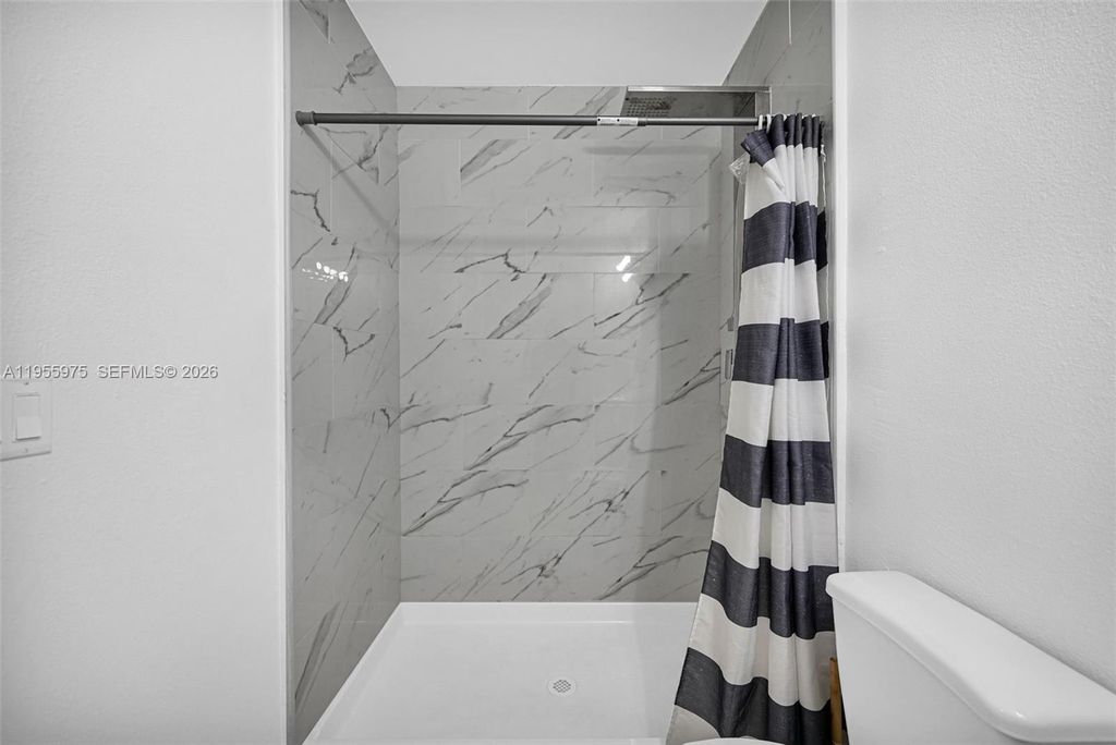 Image 44 of property listing at 25874 SW 139th Ct, Homestead, FL 33032