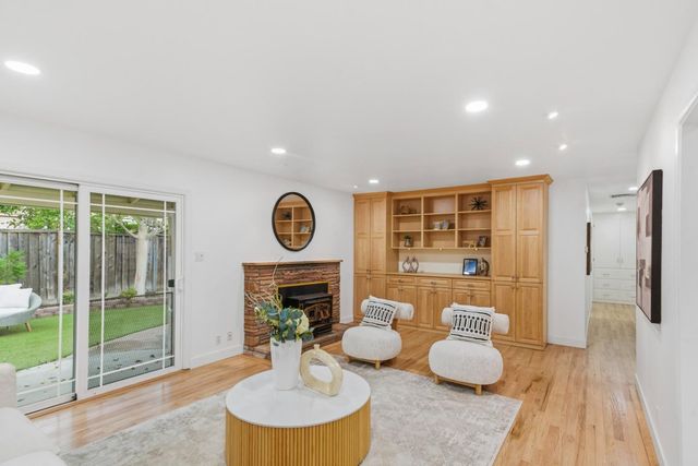 1985 Minna Way, San Jose, CA 95124