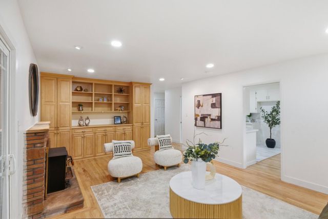 1985 Minna Way, San Jose, CA 95124