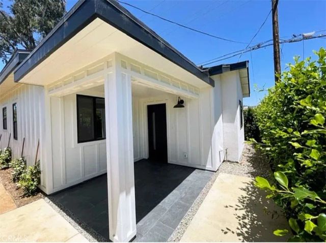 738 Center C, Costa Mesa, CA 92627