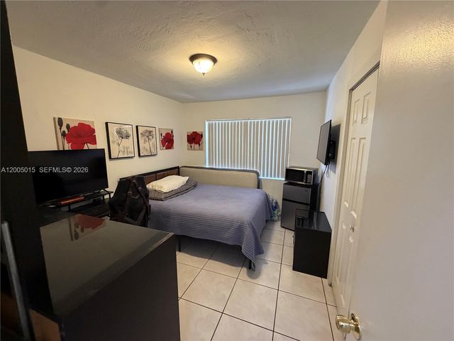 3361 SW 28th St, Miami, FL 33133