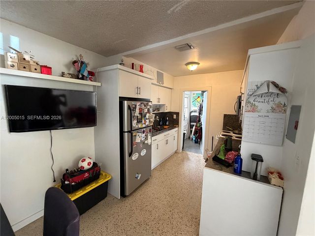 3361 SW 28th St, Miami, FL 33133