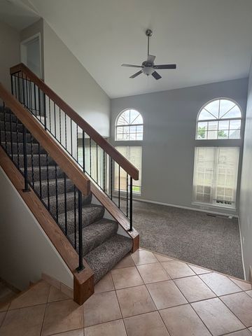 902 Sturnbridge Court, Schaumburg, IL 60173