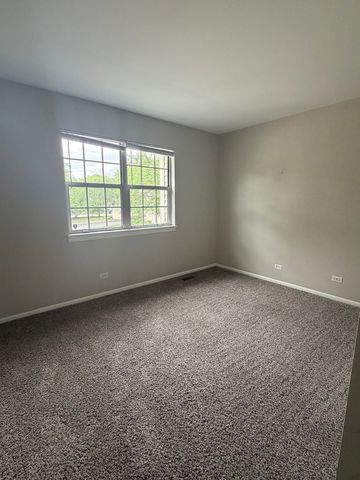 902 Sturnbridge Court, Schaumburg, IL 60173