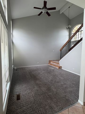 902 Sturnbridge Court, Schaumburg, IL 60173