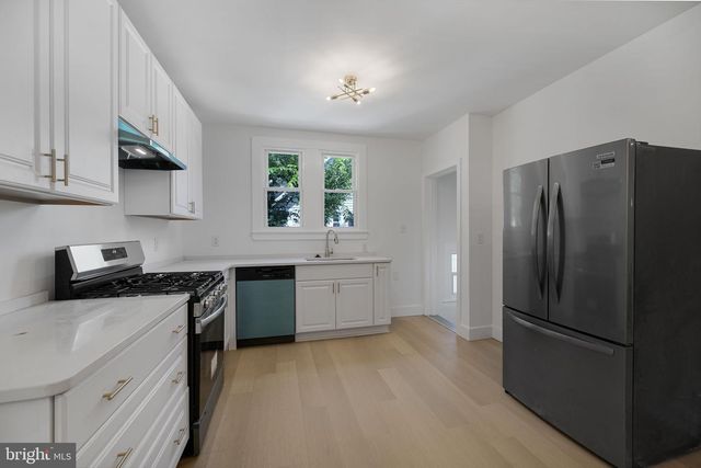 2712 S DAKOTA AVE NE, Washington, DC 20018