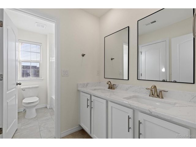 205 Green Valley Cir, Castle Pines, CO 80108