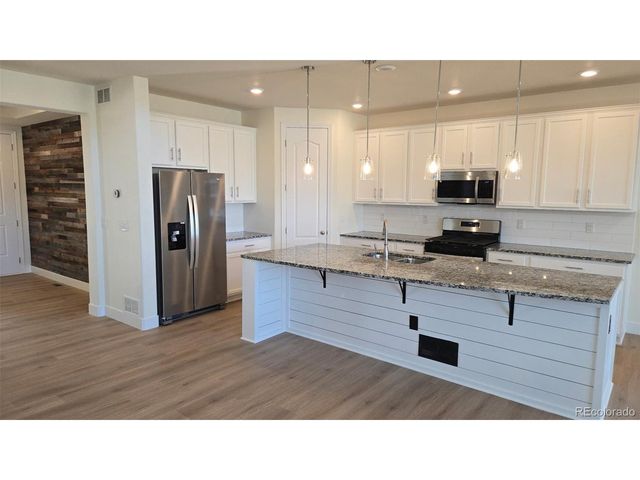 205 Green Valley Cir, Castle Pines, CO 80108