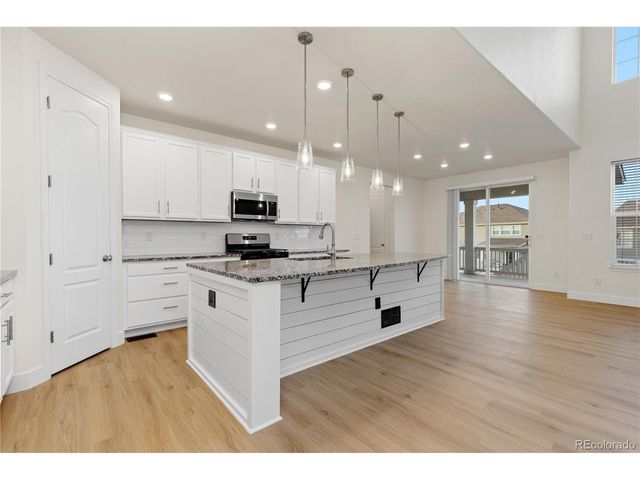 205 Green Valley Cir, Castle Pines, CO 80108