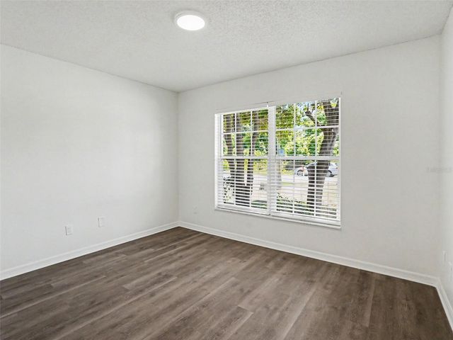 207 LAKE MCCOY DRIVE, Apopka, FL 32712
