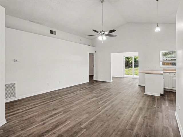 207 LAKE MCCOY DRIVE, Apopka, FL 32712