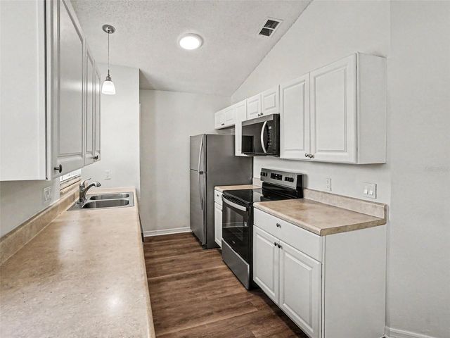 207 LAKE MCCOY DRIVE, Apopka, FL 32712