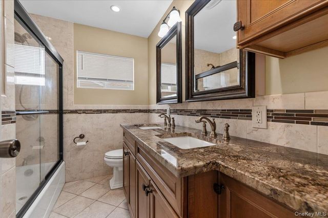 41 Cornell Lane, Hicksville, NY 11801