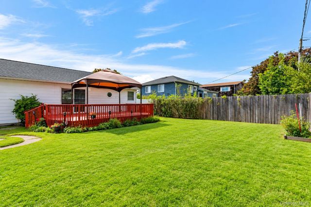41 Cornell Lane, Hicksville, NY 11801