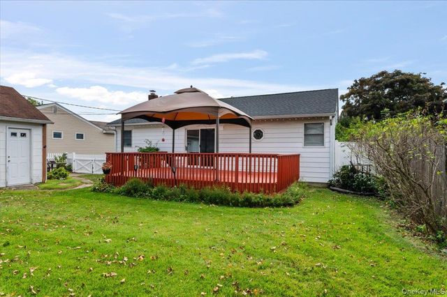 41 Cornell Lane, Hicksville, NY 11801