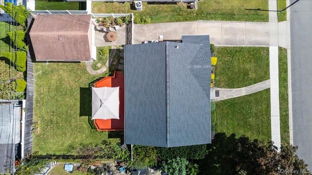 41 Cornell Lane, Hicksville, NY 11801