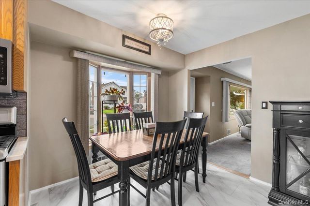 41 Cornell Lane, Hicksville, NY 11801