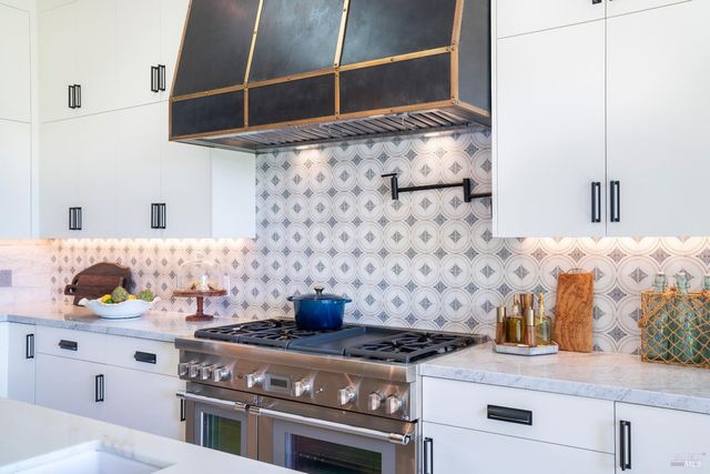 4189 Silverado Trl, Calistoga, CA 94515