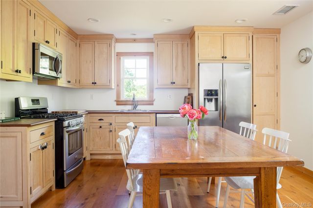 427 Sound Road, Greenport, NY 11944