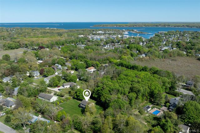 427 Sound Road, Greenport, NY 11944