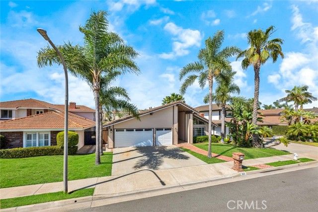 9809 Red River Circle, Fountain Valley, CA 92708