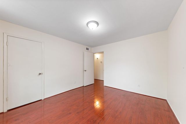 12633 Memorial Drive 170, Houston, TX 77024