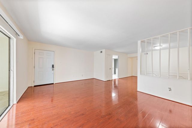 12633 Memorial Drive 170, Houston, TX 77024