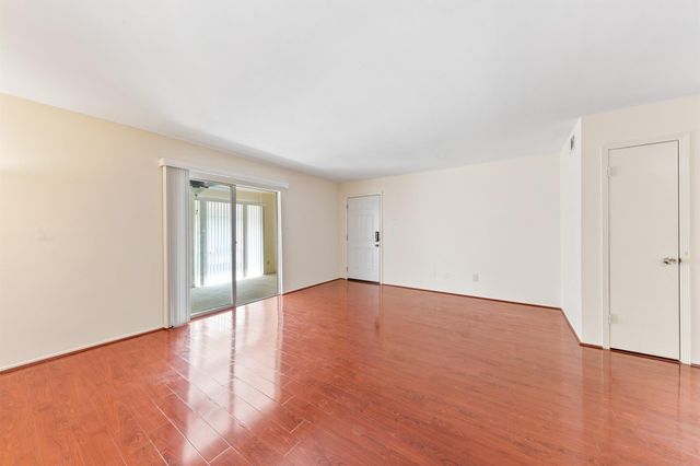 12633 Memorial Drive 170, Houston, TX 77024