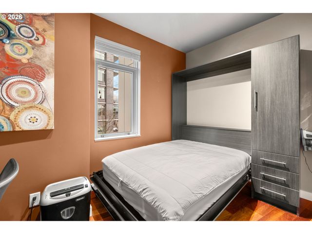 949 Nw OVERTON St 301, Portland, OR 97209